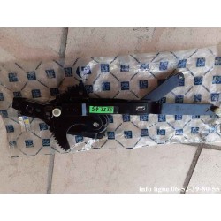 Crémaillère de léve vitre électrique avant droite Peugeot 505 - référence 9222.45 (neuve)